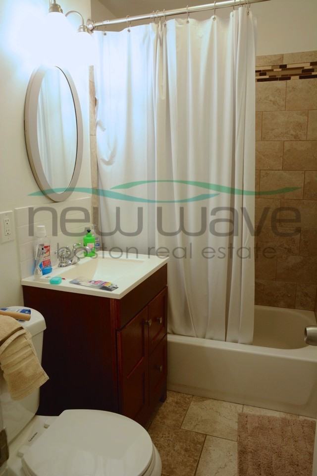 2 Greenwich St #1 - Photo 6 of 9