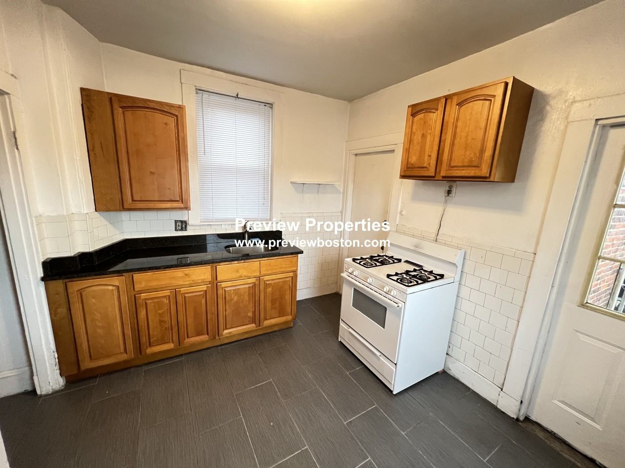 Commonwealth Ave #3P - Photo 4 of 14