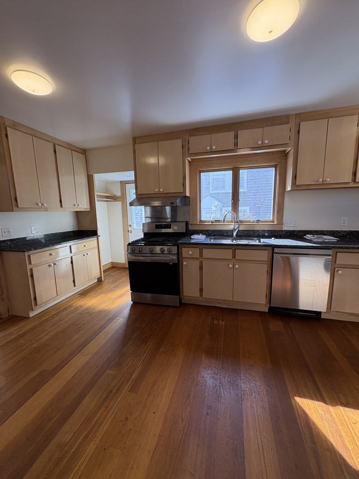 209 East St #209 - Photo 2 of 18