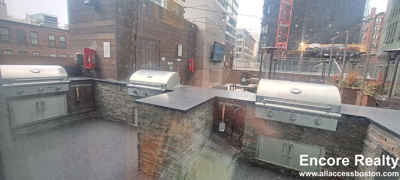 665 Washington St #1506 - Photo 4 of 36