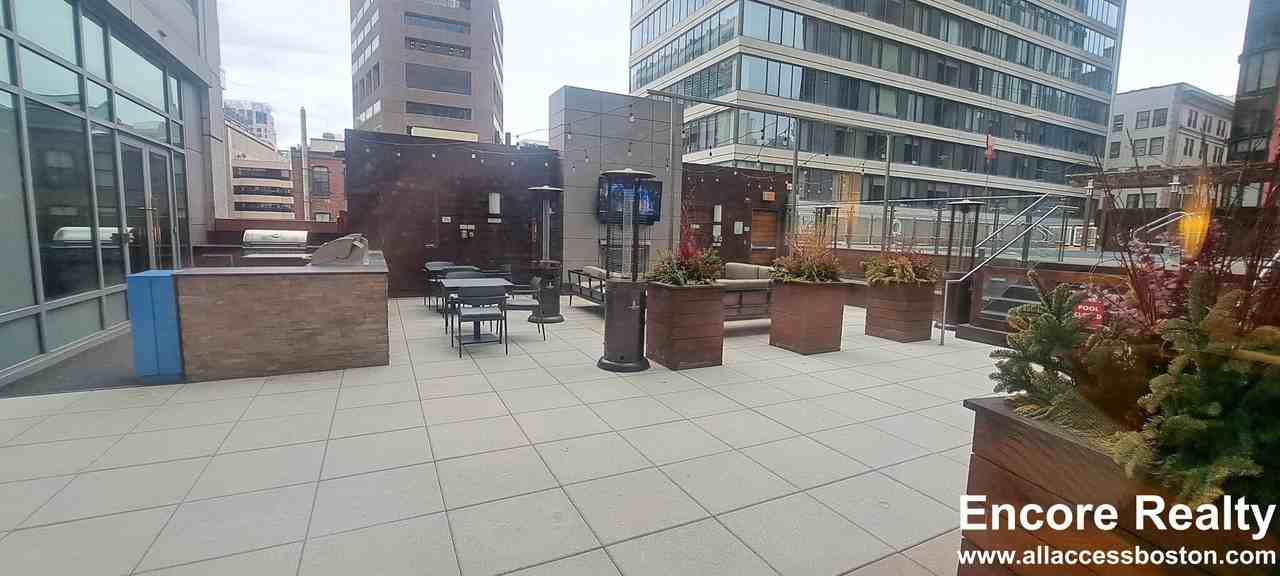 665 Washington St #1506 - Photo 5 of 36