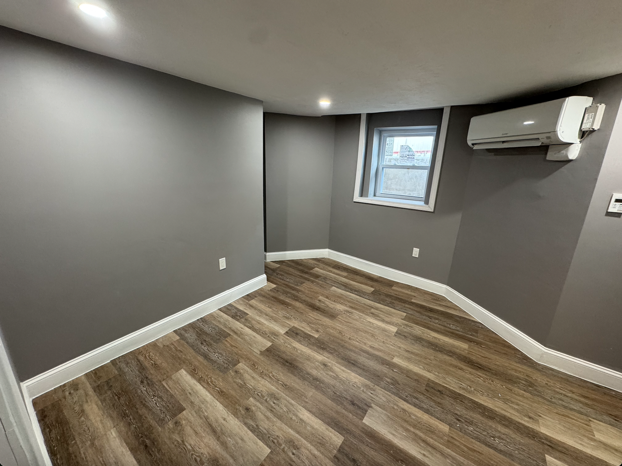 1916 Hyde Park Ave #B - Photo 3 of 10