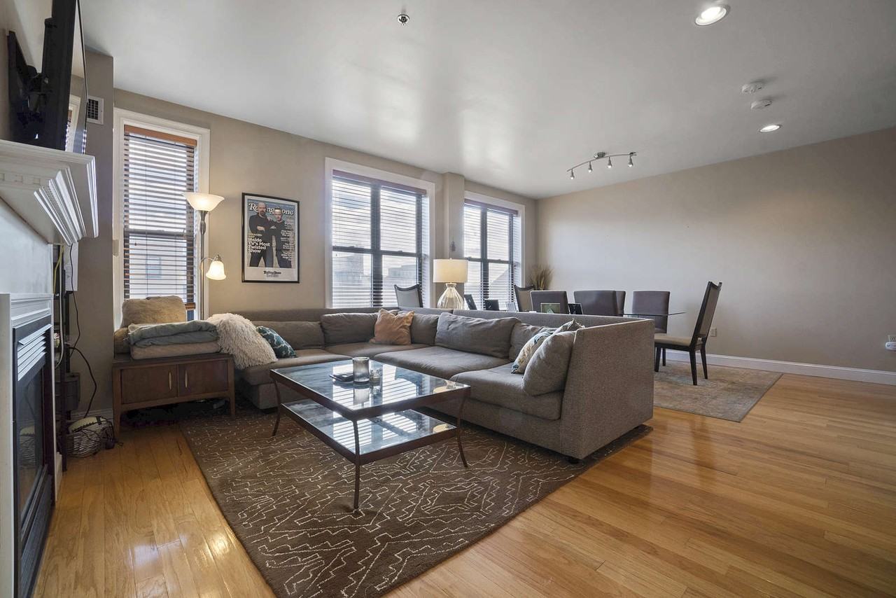 1723 Washington St #402 - Photo 3 of 19