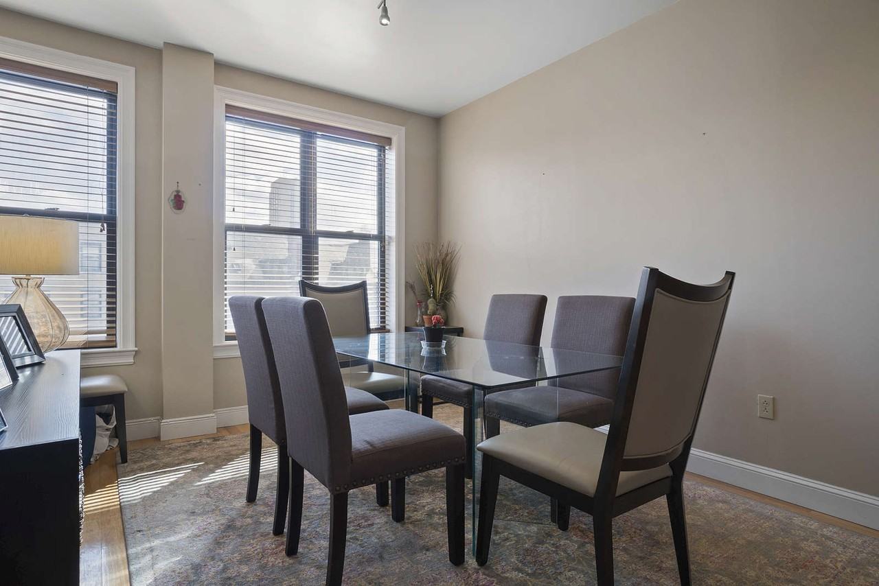 1723 Washington St #402 - Photo 6 of 19