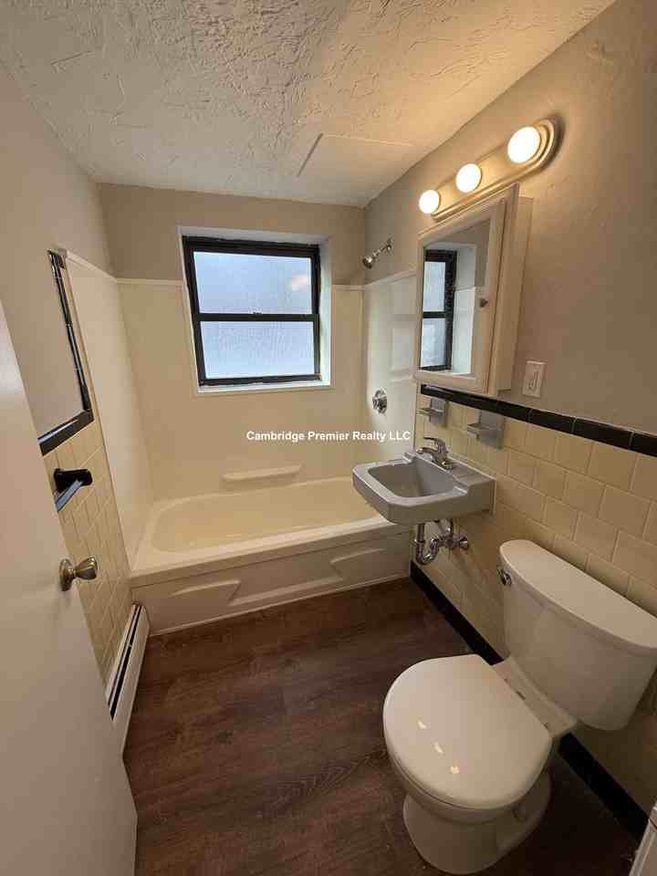 Harvard Ave #B1 - Photo 5 of 8