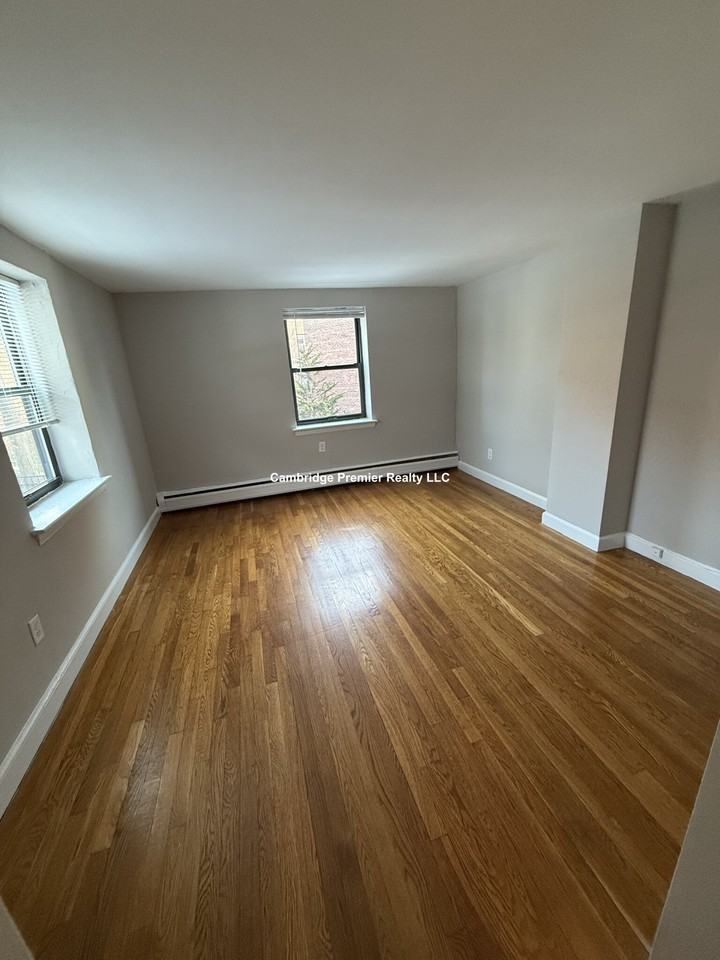 Harvard Ave #B1 - Photo 7 of 8