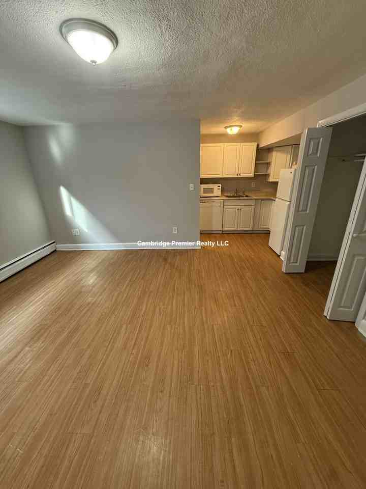 Harvard Ave #B1 - Photo 2 of 7