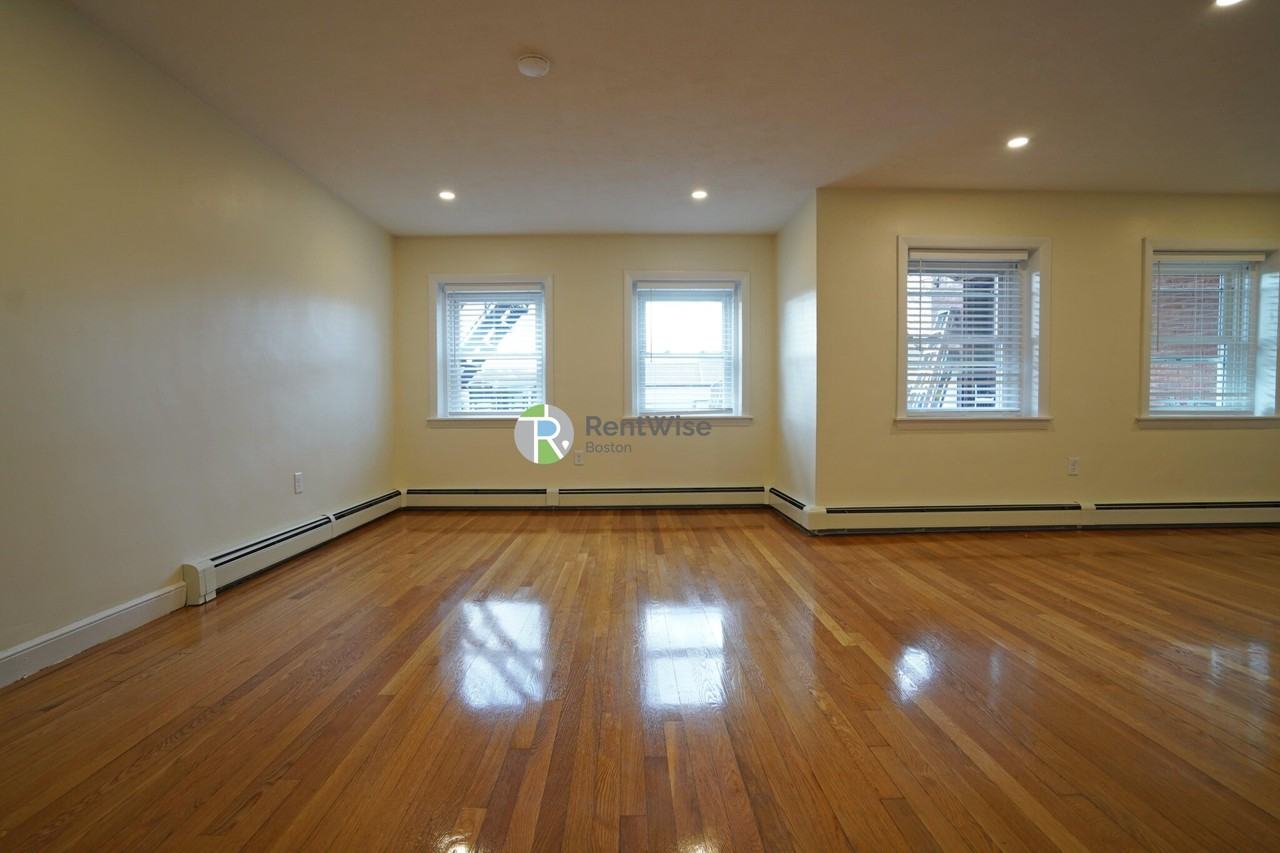 312 Tappan St #1A - Photo 2 of 30