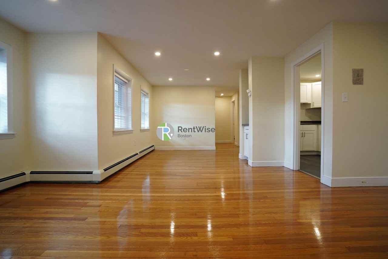 312 Tappan St #1A - Photo 6 of 30