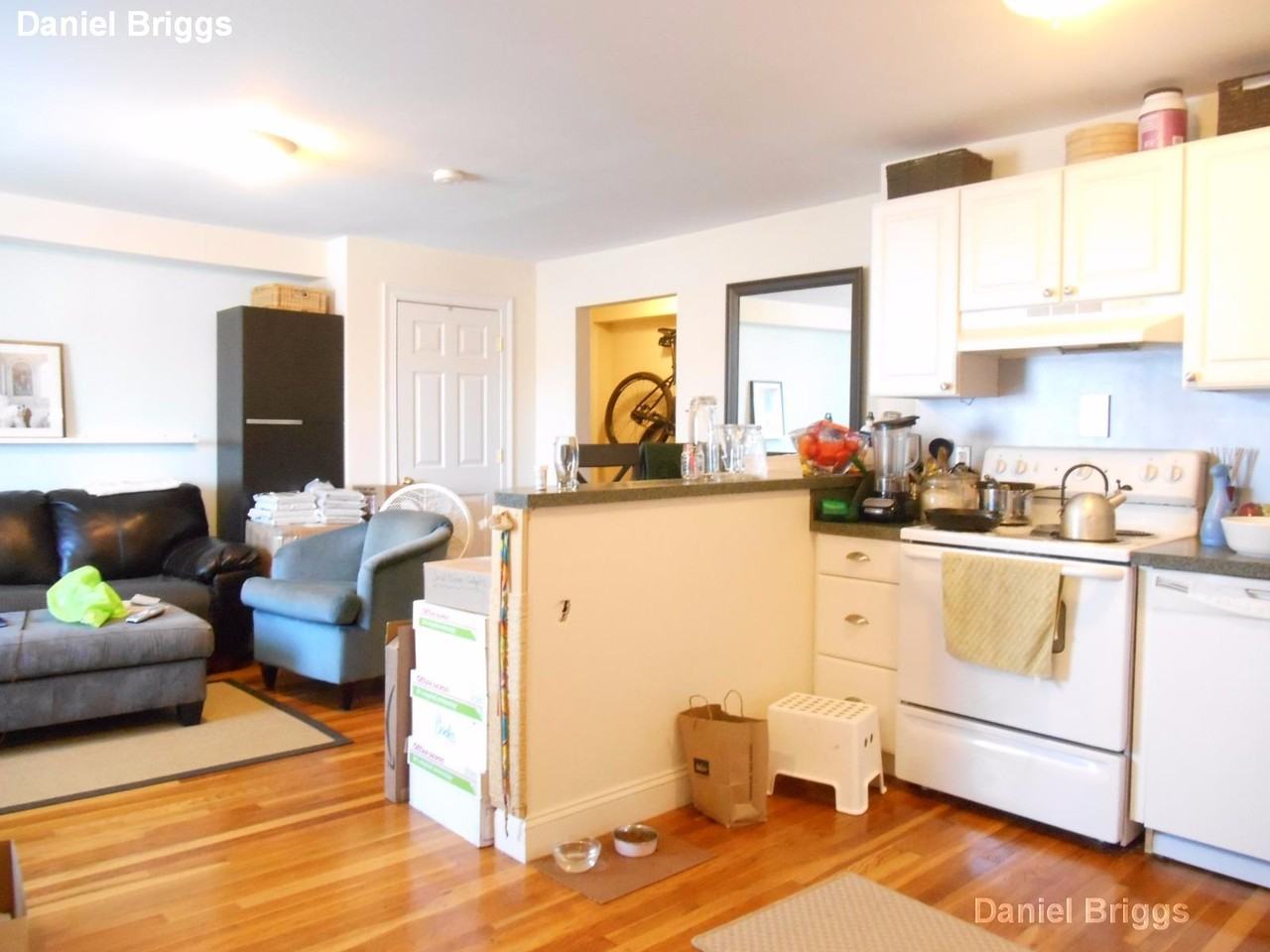 8 Griggs St #9 - Photo 2 of 13