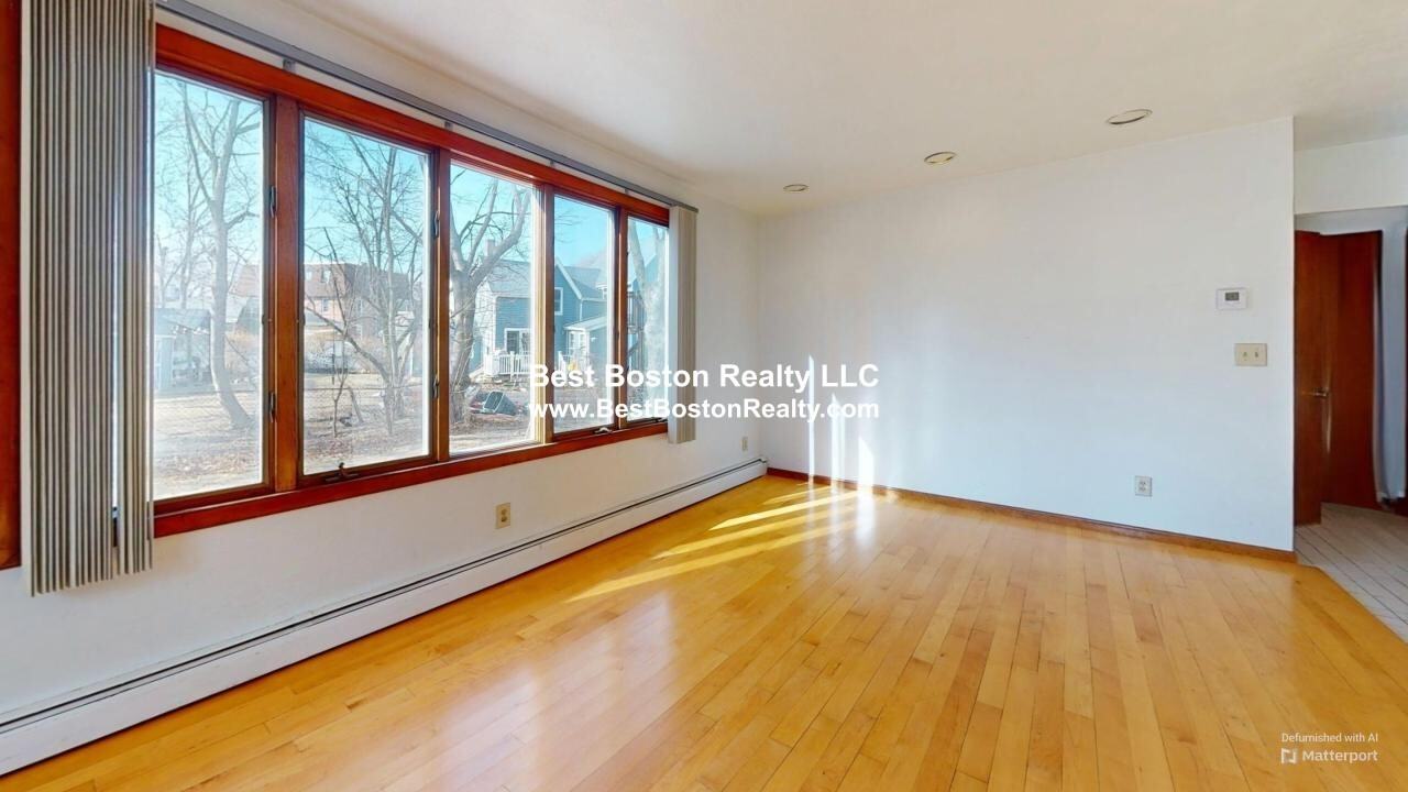 149 Locust Street #R - Photo 2 of 7