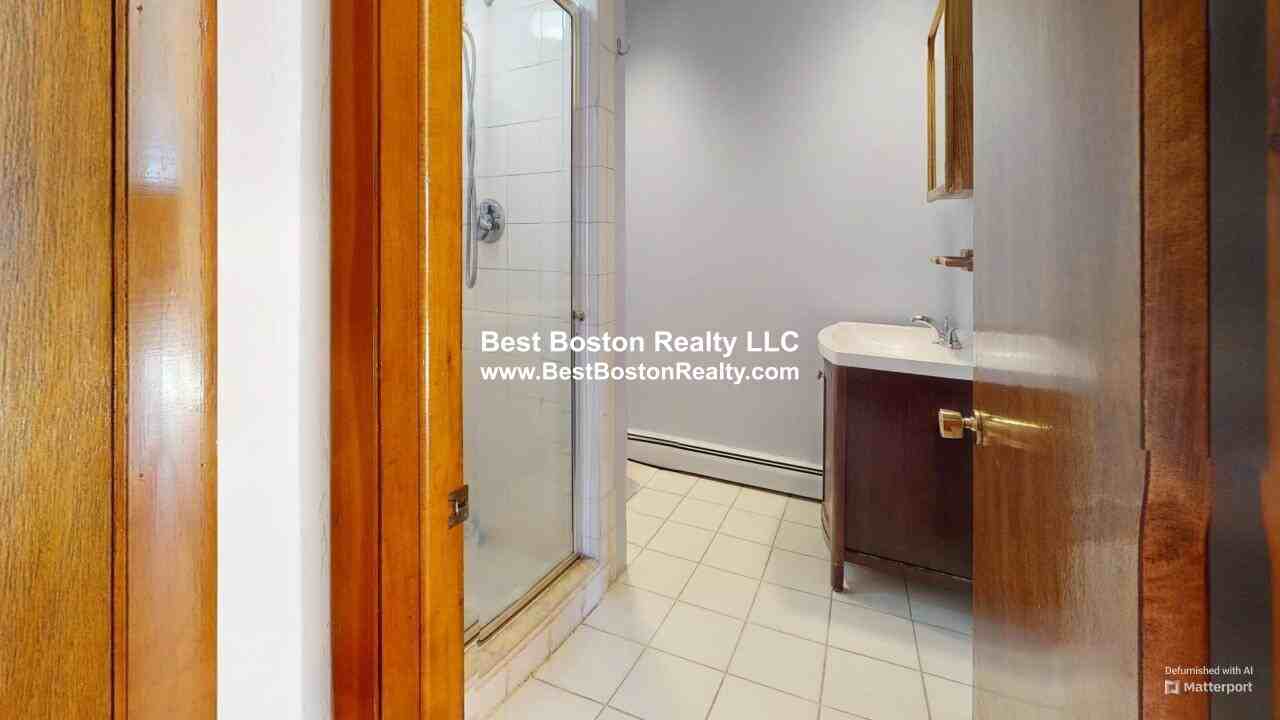 149 Locust Street #R - Photo 5 of 7