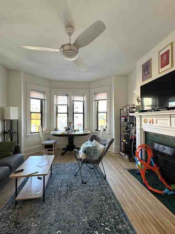 223 Harvard Ave #6 - Photo 2 of 15
