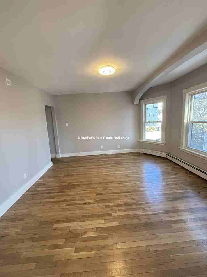 713 Metropolitan Ave #2 - Photo 6 of 17