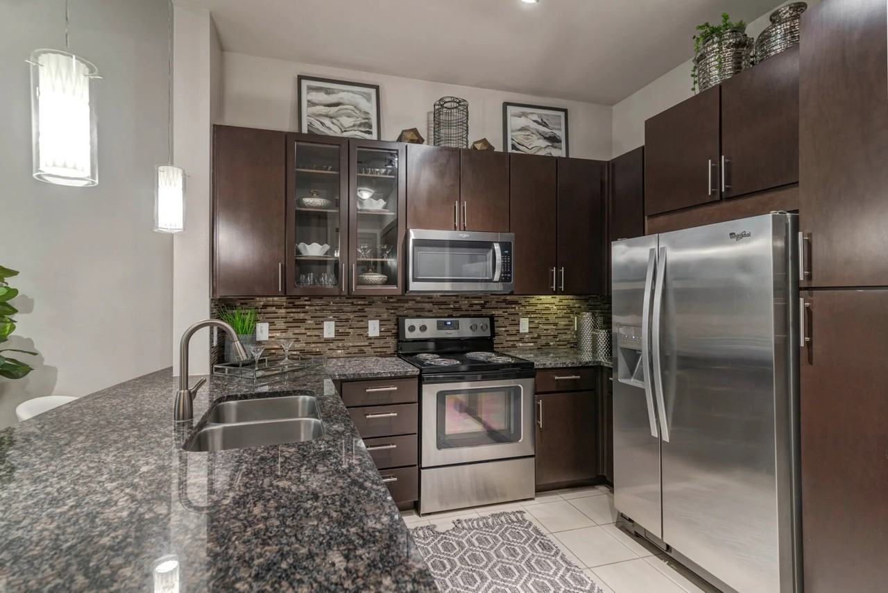 1000 Oakdale Street #5HP1 - Photo 2 of 11