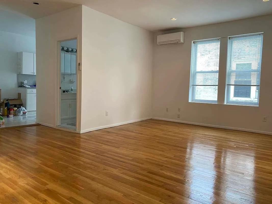 1362 E 18th St - Photo 3 of 14