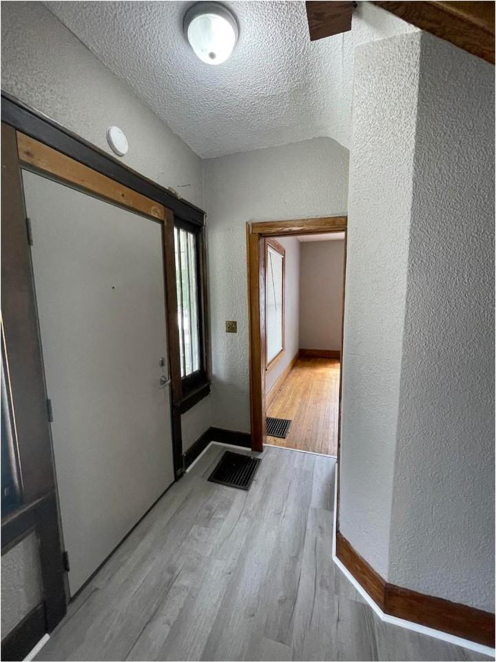 317 Douglas Ave - Photo 3 of 10