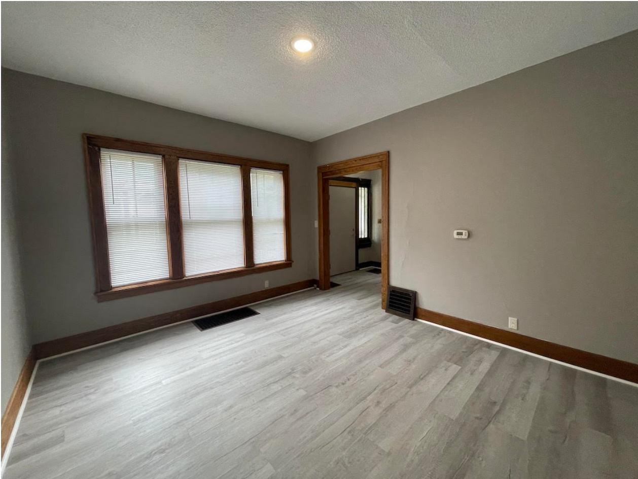 317 Douglas Ave - Photo 6 of 10