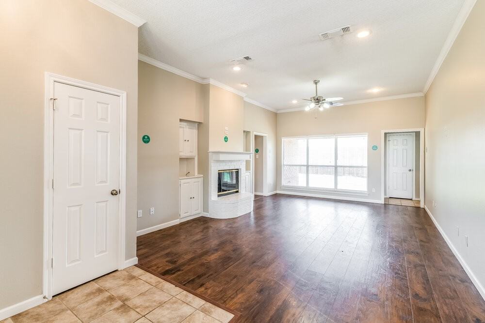 1120 Highcrest Dr - Photo 3 of 16