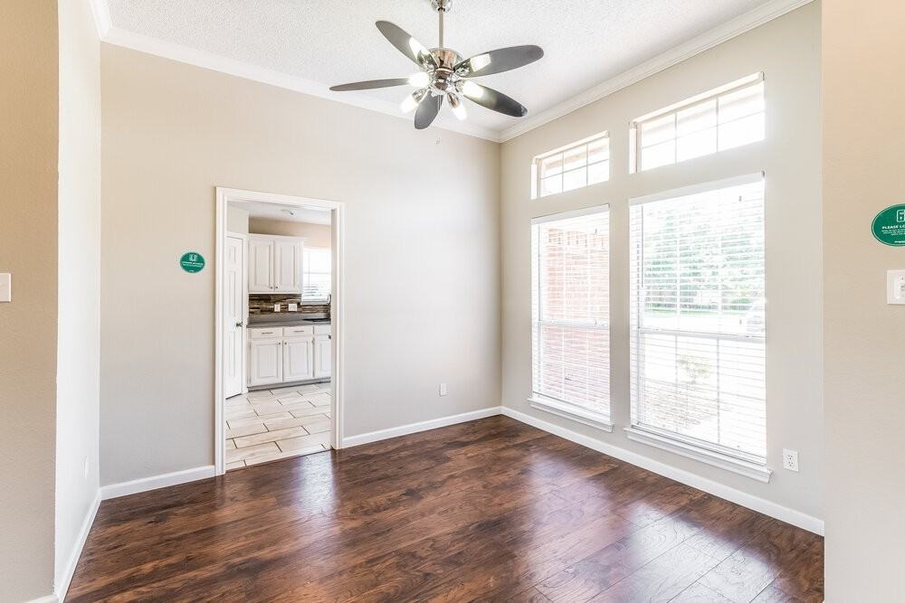 1120 Highcrest Dr - Photo 5 of 16