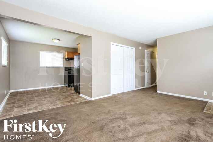 1750 Atlantic St - Photo 3 of 15