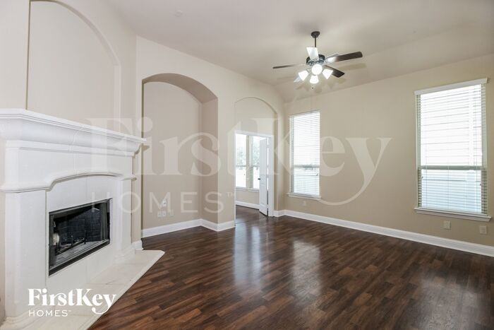1141 Hayden Ln - Photo 3 of 15