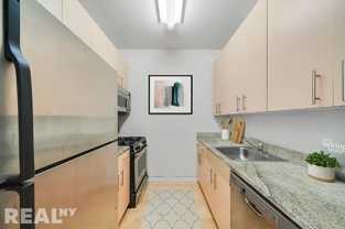 Washington St #4E - Photo 1 of 1