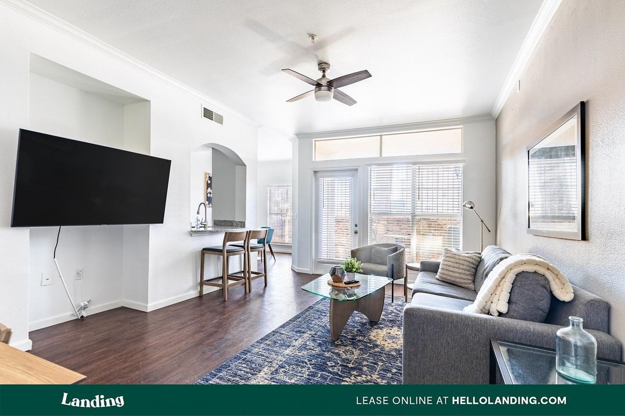 1000 Henderson St, - Photo 2 of 50