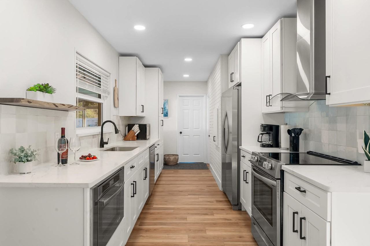 233 Overbrook St E #1053145P - Photo 6 of 50