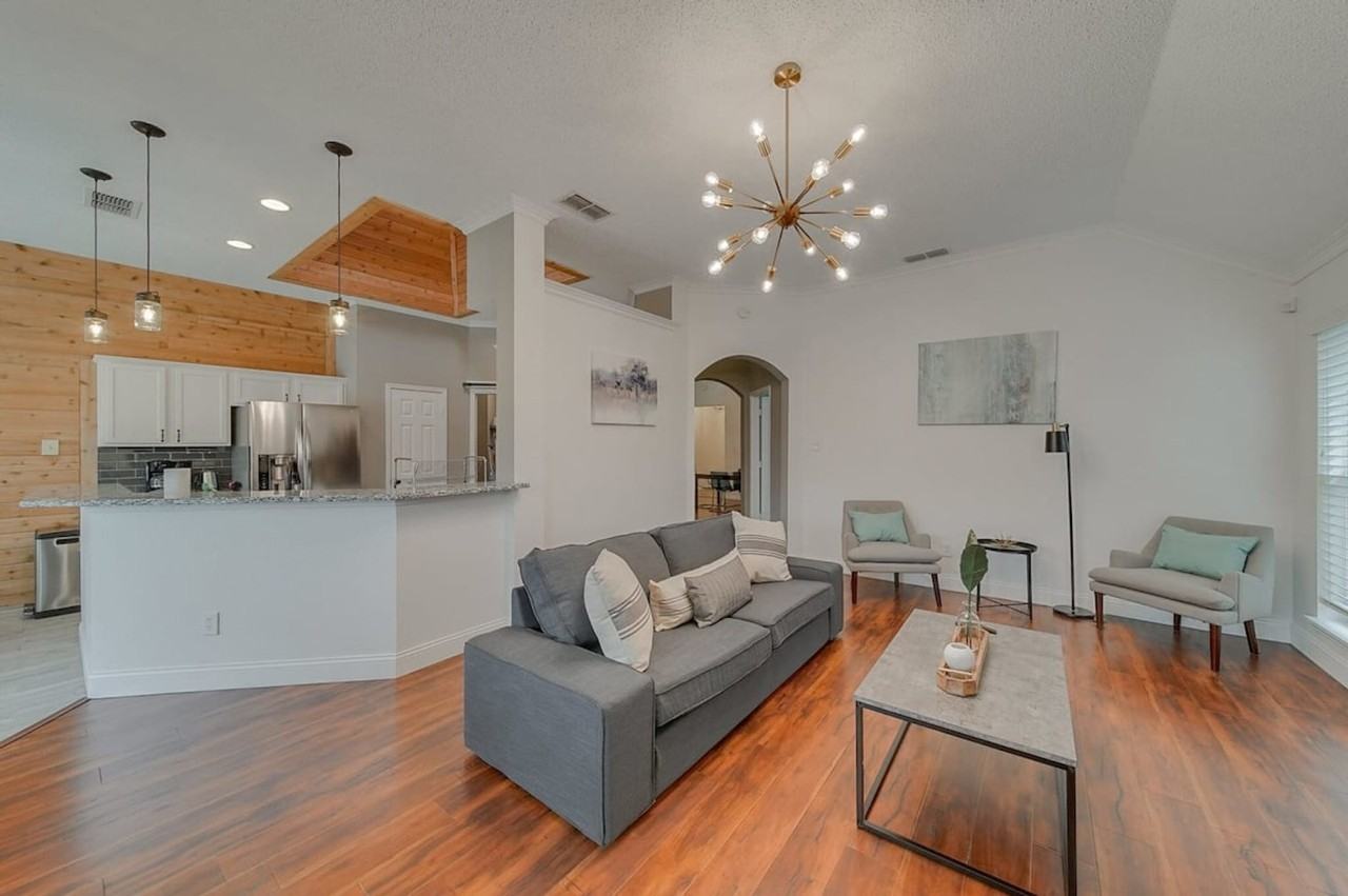 1926 Woodglen Drive #1056400P - Photo 2 of 49