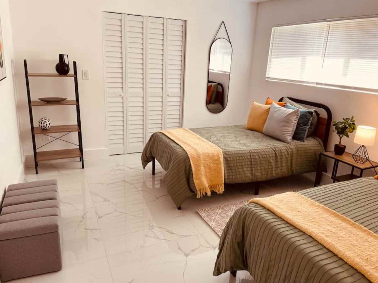 2802 Southwest 21st Street - Photo 4 of 18