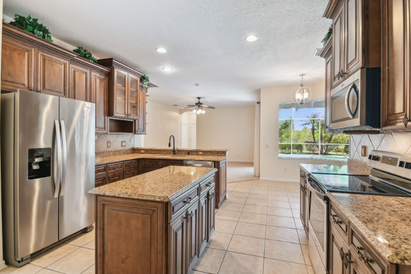 21107 Bircholm Ct - Photo 5 of 16