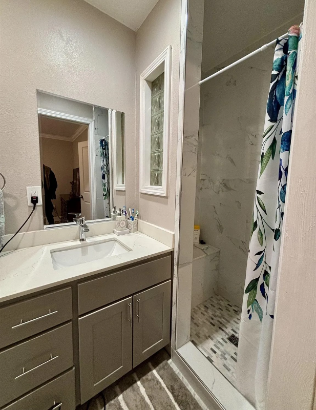 1155 Maple St - Photo 5 of 9