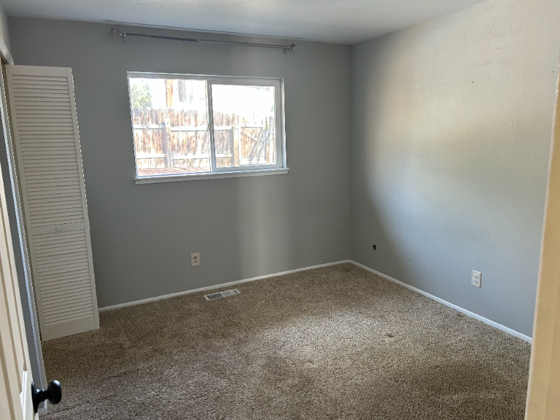 2425 Van Buren Dr - Photo 4 of 15