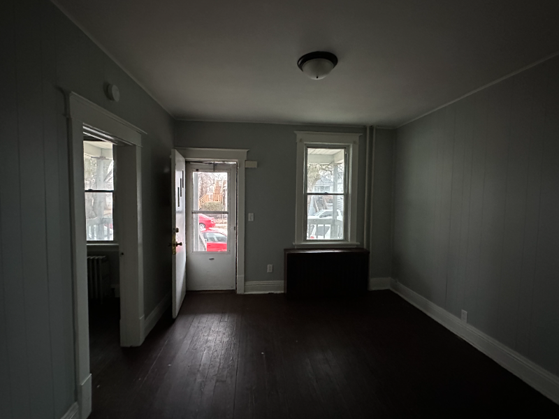 1014 Kenwood St #1 - Photo 3 of 7