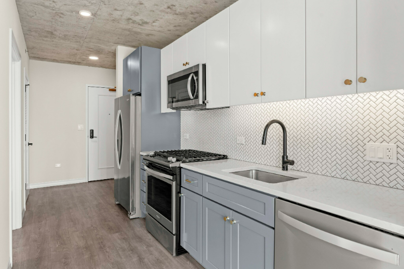 179 W Huron St - Photo 2 of 19