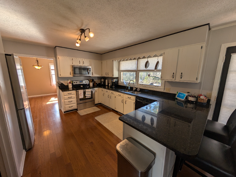 115 Hudson Dr - Photo 4 of 20