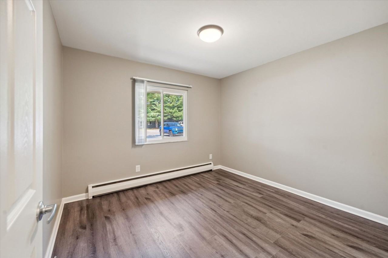 4101 Harvest Ln - Photo 4 of 15