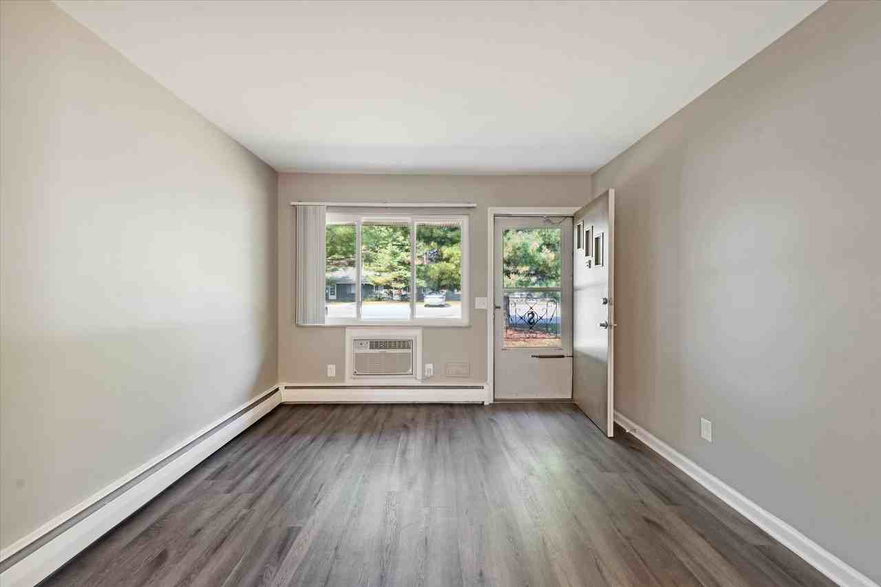 4101 Harvest Ln - Photo 5 of 15