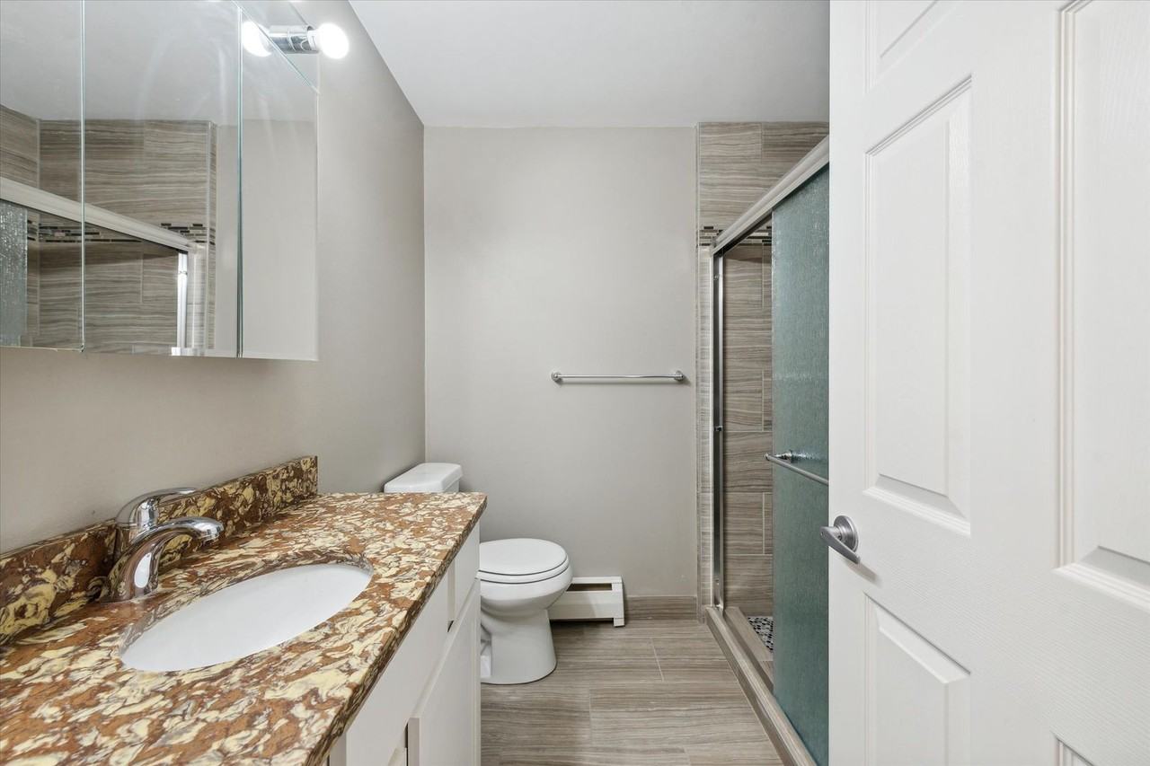 4101 Harvest Ln - Photo 6 of 15