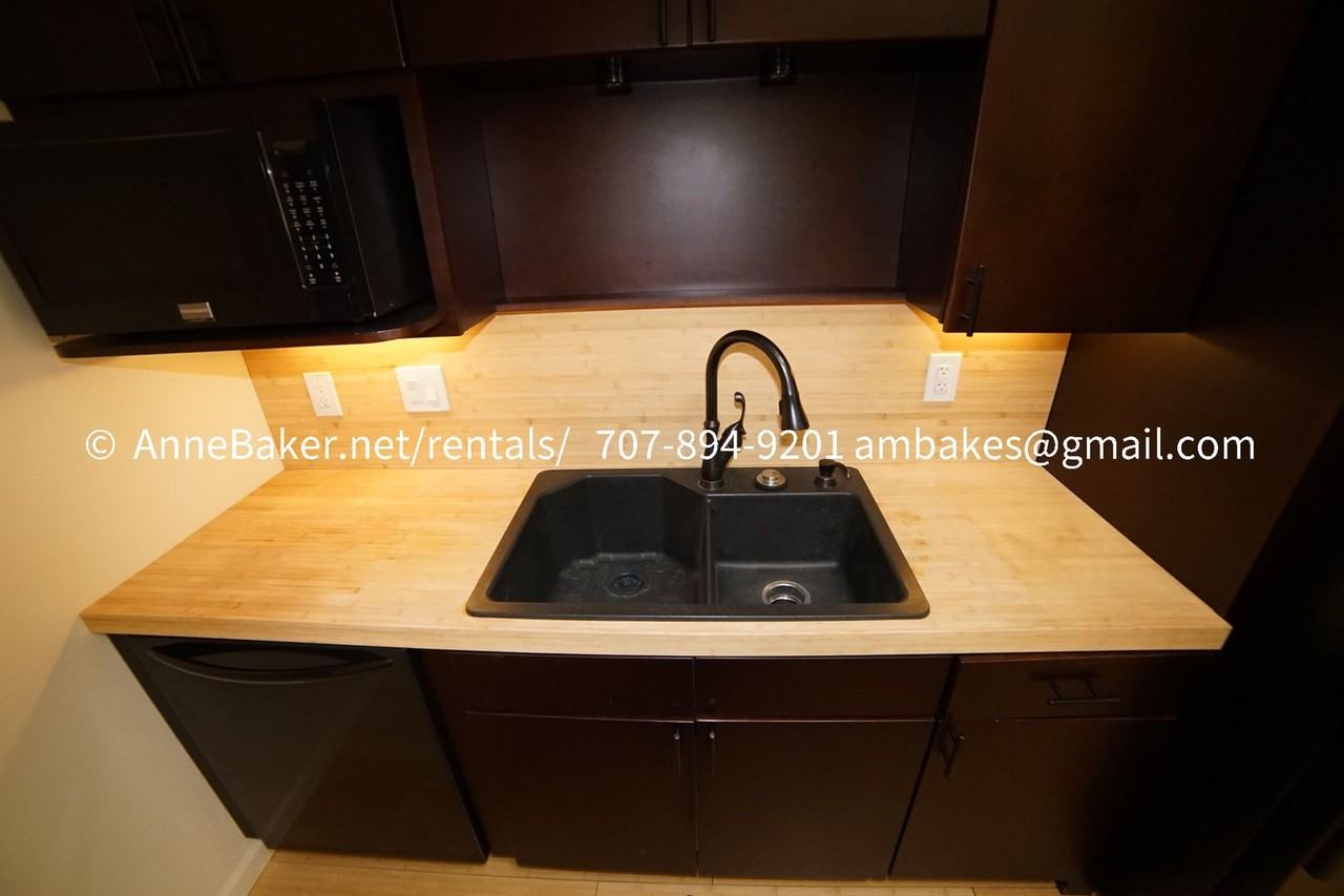 402 N Cloverdale Blvd #D - Photo 3 of 16