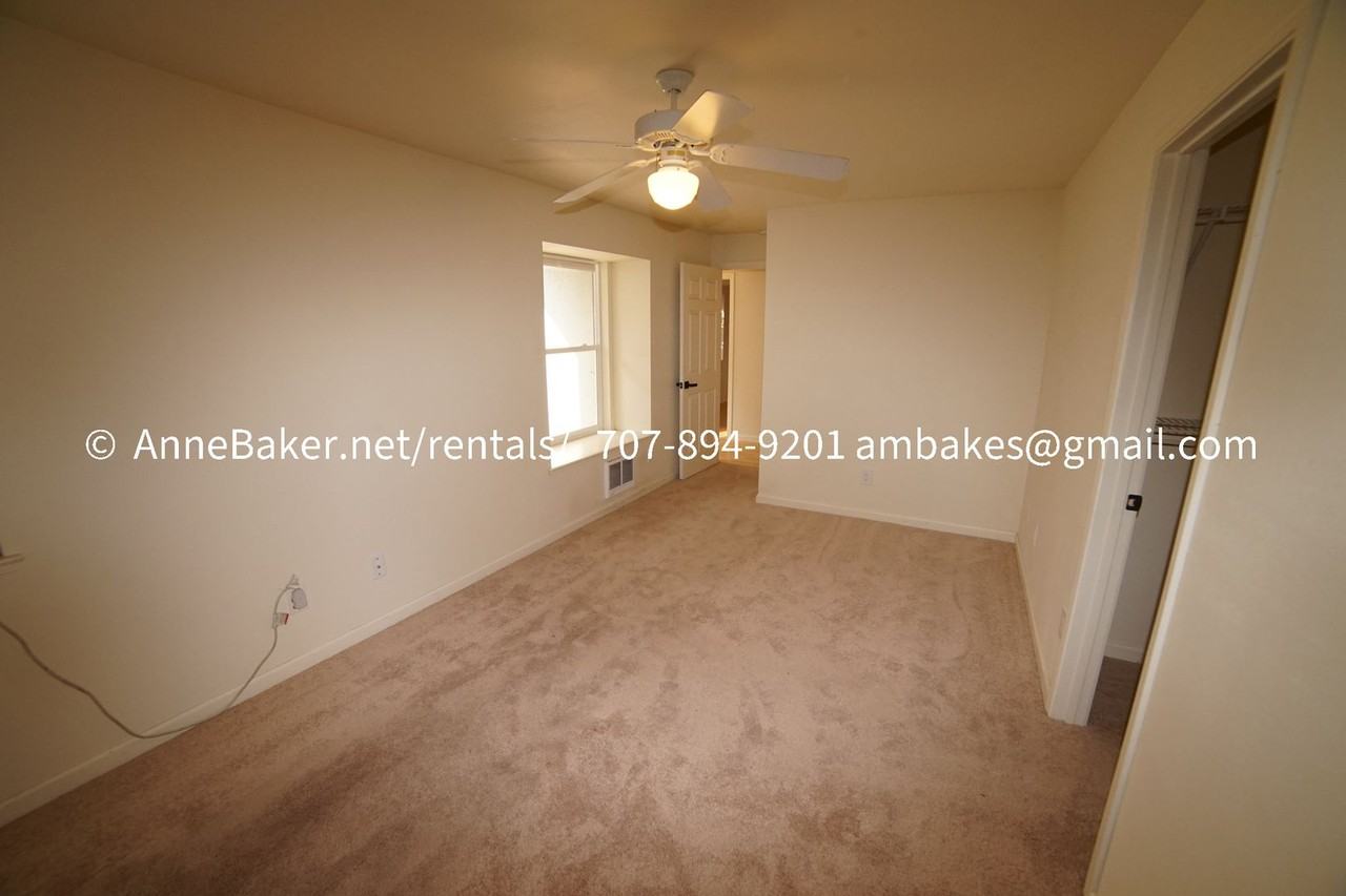 402 N Cloverdale Blvd #D - Photo 6 of 16