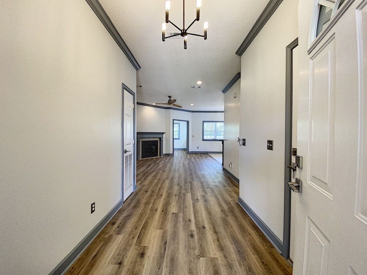 202 Wynn Rd - Photo 4 of 29