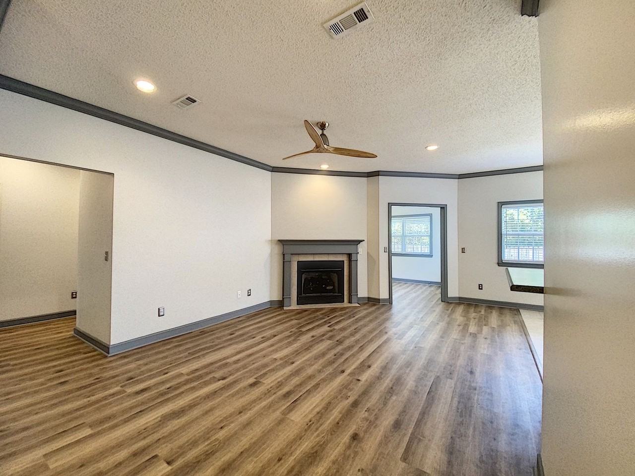 202 Wynn Rd - Photo 5 of 29