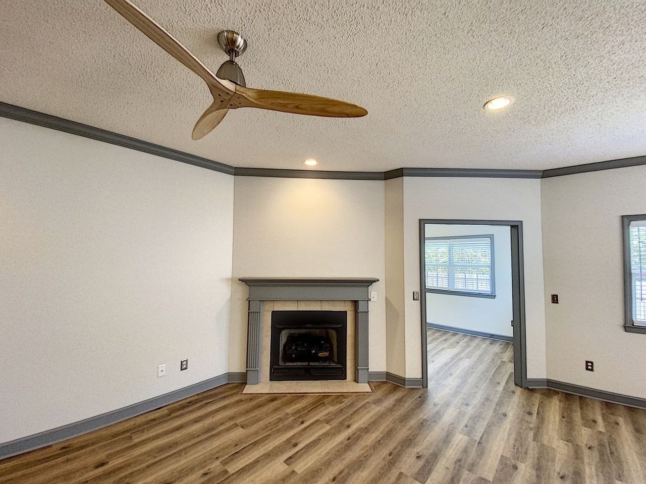 202 Wynn Rd - Photo 6 of 29