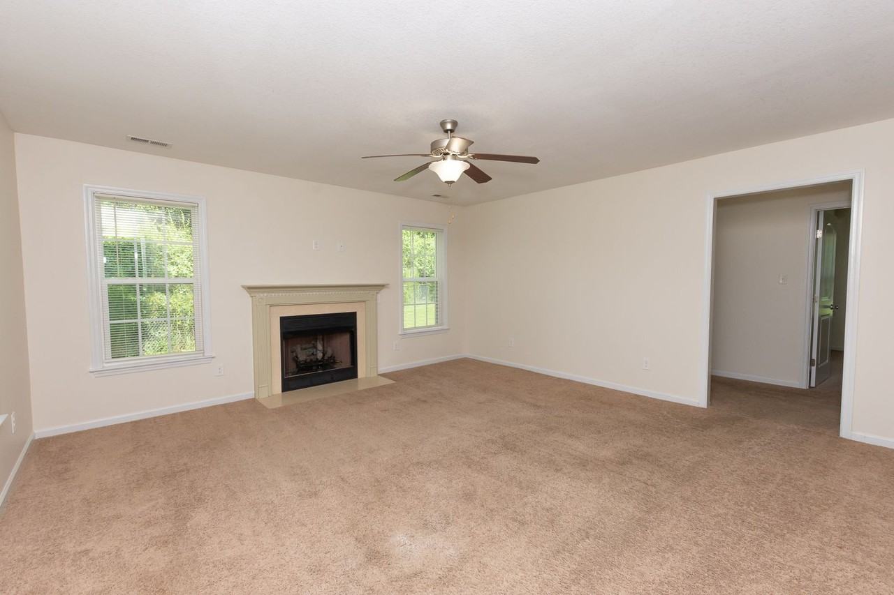 310 Cabinwood Ct - Photo 3 of 48