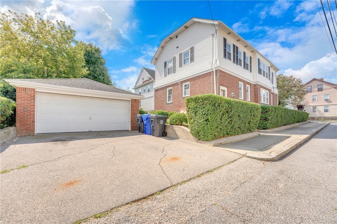 67 N Carpenter St #67 - Photo 3 of 16