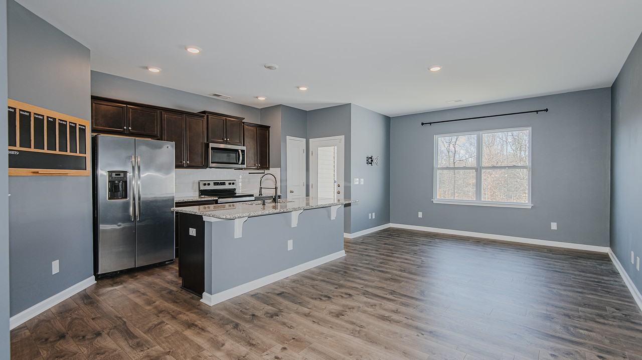 1253 Adrian Ct - Photo 4 of 19