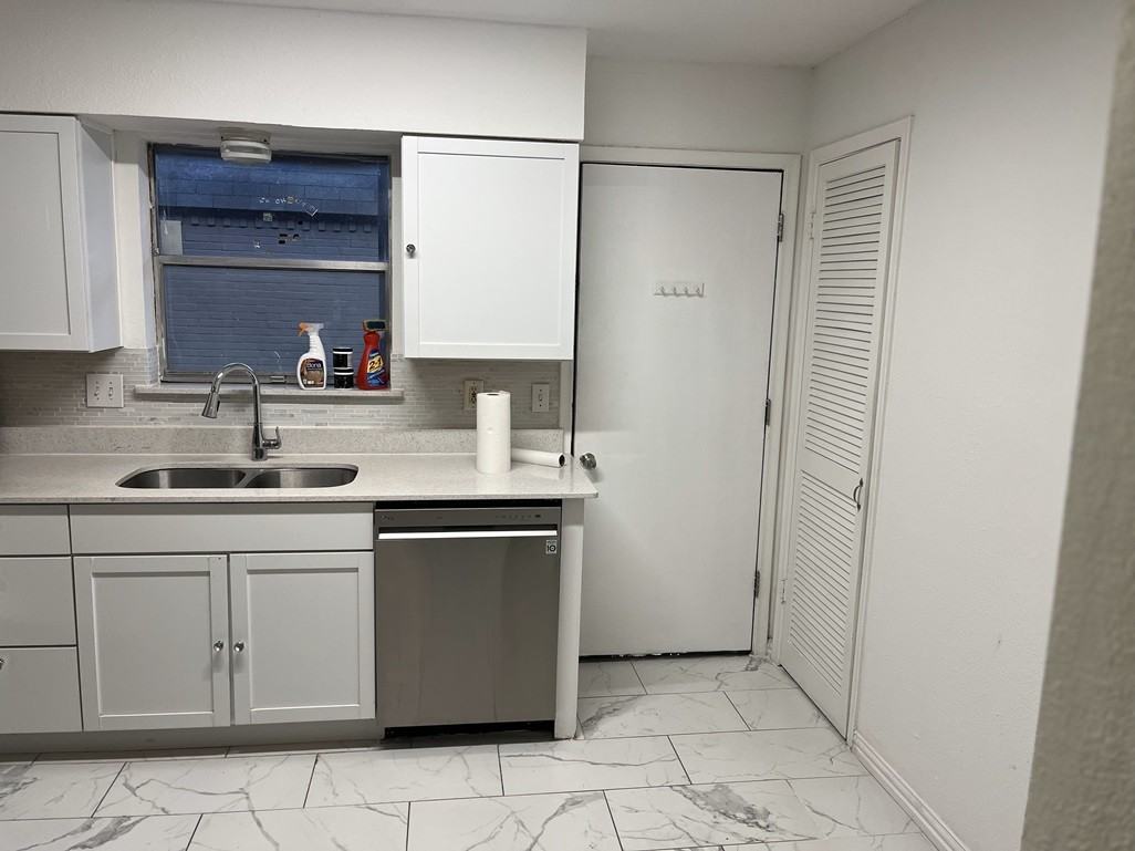 4209 Avondale Ave #208 - Photo 2 of 22