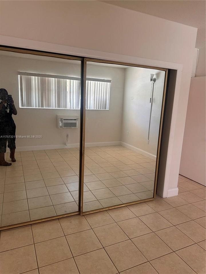 19001 Ne 2nd Ave #1404 - Photo 7 of 8